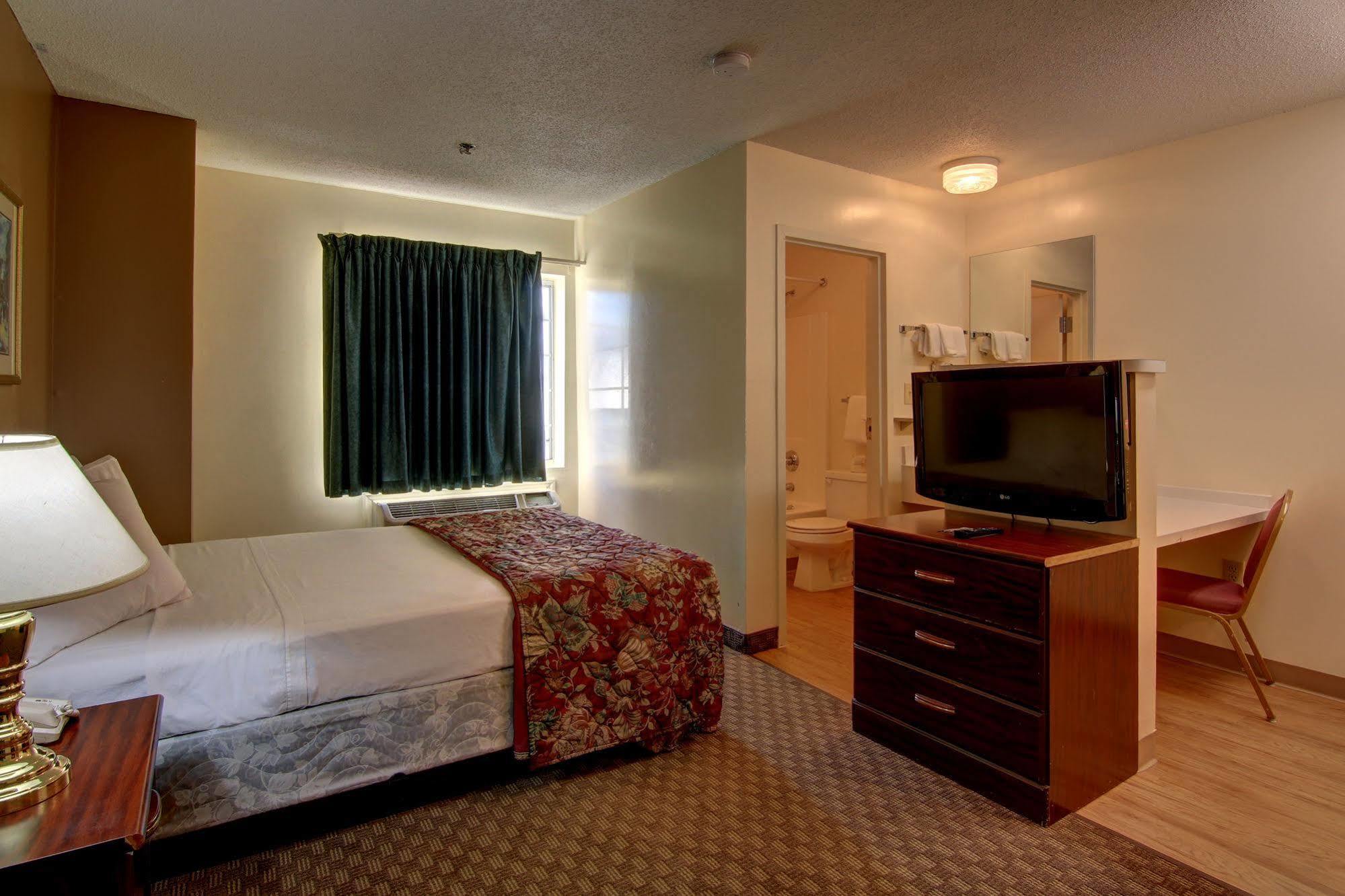Intown Suites Extended Stay Atlanta Ga - スネルビル エクステリア 写真
