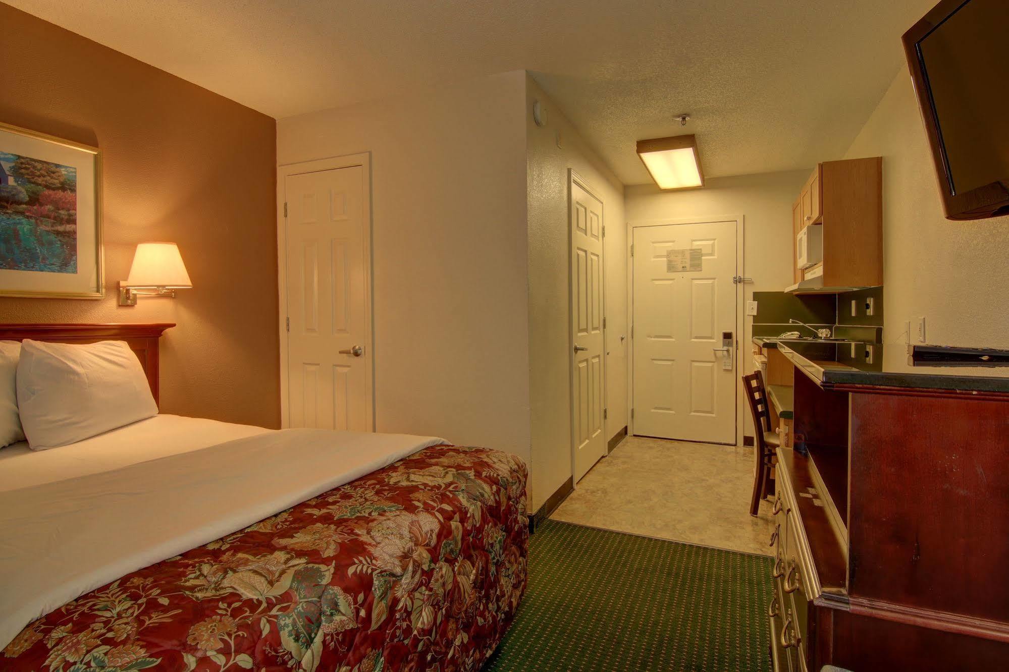 Intown Suites Extended Stay Atlanta Ga - スネルビル エクステリア 写真