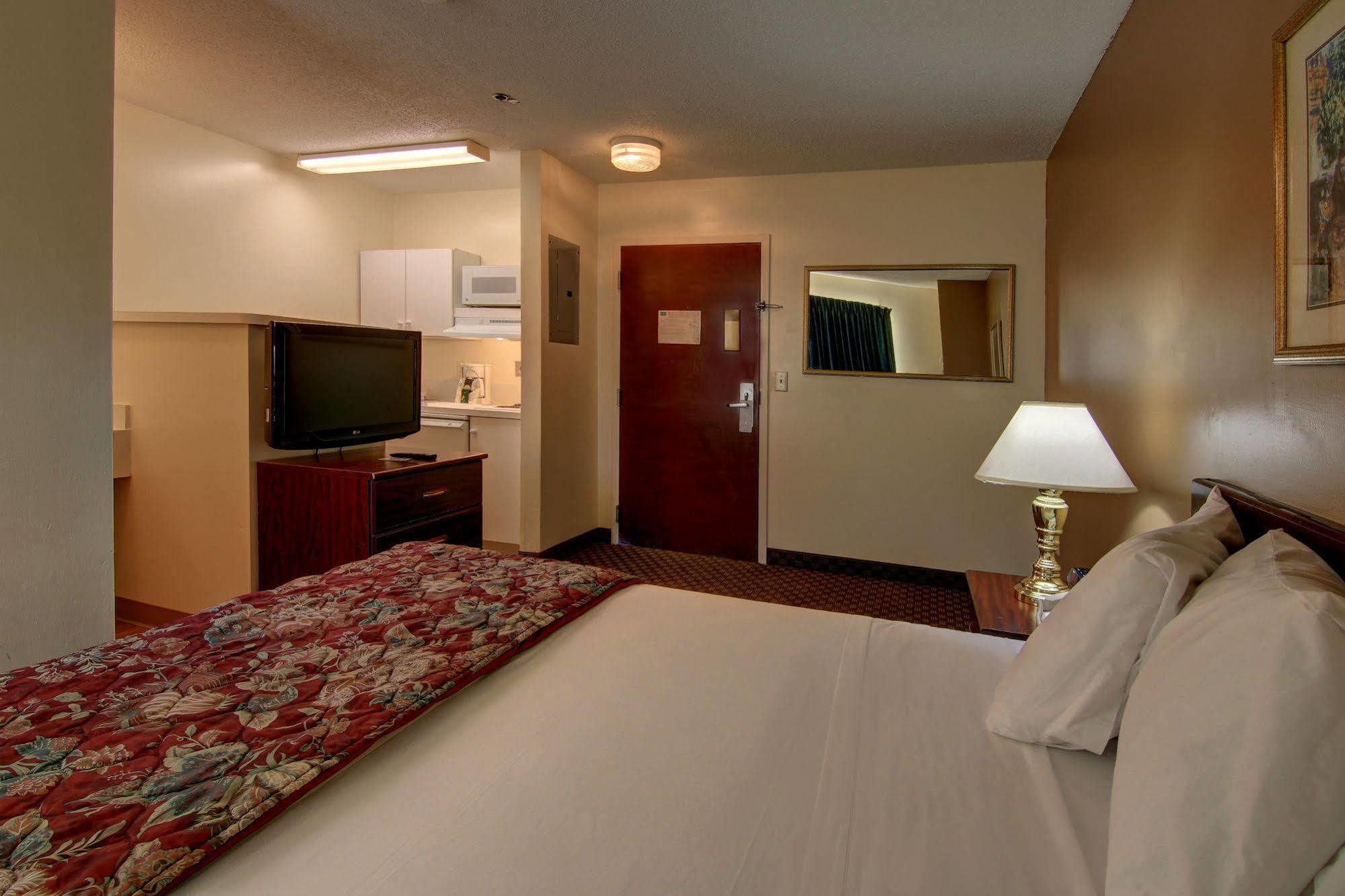 Intown Suites Extended Stay Atlanta Ga - スネルビル エクステリア 写真
