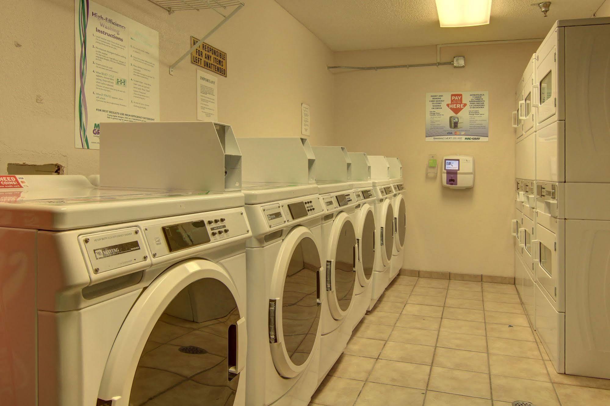 Intown Suites Extended Stay Atlanta Ga - スネルビル エクステリア 写真